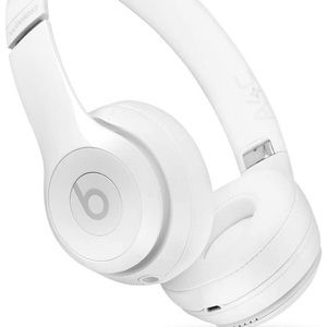 Wireless white beats solo3